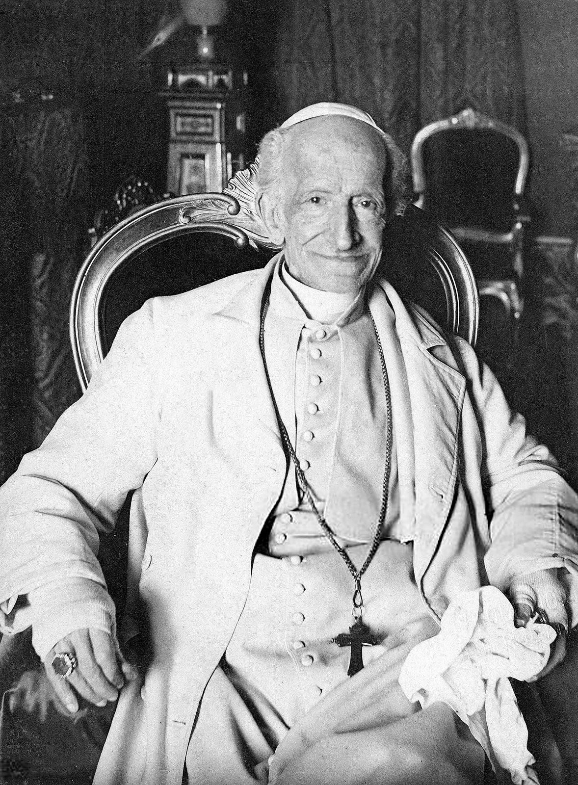 Photograph of Pope Leo XIII, elderly and thin, in white papal robes